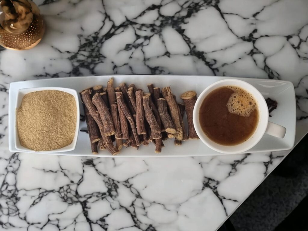 Cure-dent sucré / carpolobia lutea / cattle stick / Egbo oshunshun  / adodun